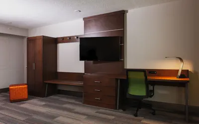 Photo 3 - Holiday Inn Express & Suites Atlanta N-Perimeter Mall Area by IHG