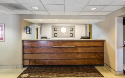 Photo 3 - Comfort Inn & Suites Thomson