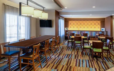 Photo 3 - Fairfield Inn and Suites by Marriott Denver Aurora/ Medical Center