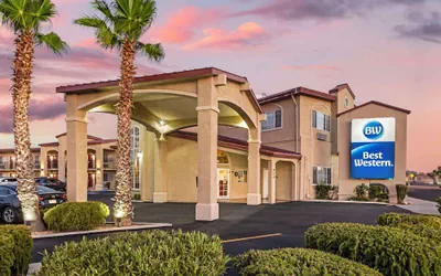 Photo 2 - Best Western China Lake Inn