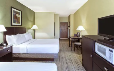 Photo 4 - Country Inn & Suites by Radisson, Benton Harbor-St. Joseph, MI