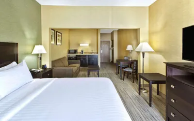 Photo 2 - Country Inn & Suites by Radisson, Benton Harbor-St. Joseph, MI