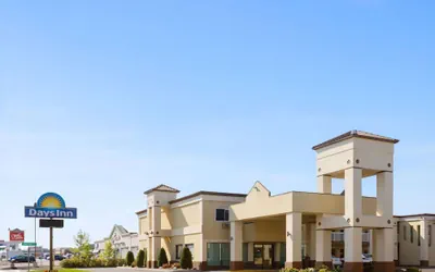 Photo 2 - Days Inn by Wyndham Tonawanda/Buffalo