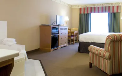 Photo 5 - Country Inn & Suites by Radisson, Cedar Falls, IA