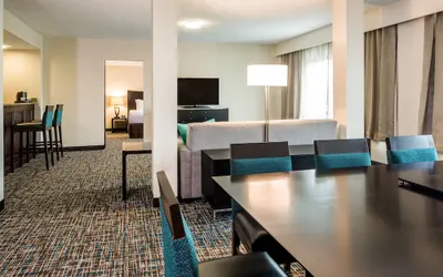 Photo 3 - Crowne Plaza Memphis Downtown by IHG