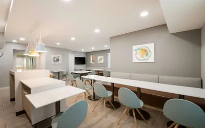 Photo 5 - Sonesta Simply Suites Falls Church