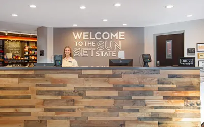 Photo 5 - Hampton Inn Phoenix-Airport North