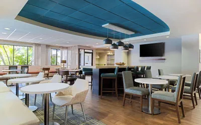 Photo 4 - Hampton Inn Cocoa Beach/Cape Canaveral
