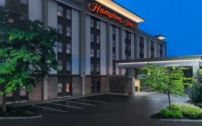 Photo 2 - Hampton Inn Boston/Marlborough