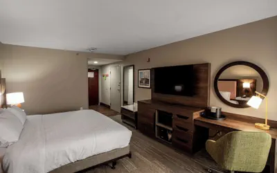 Photo 5 - Hampton Inn Springfield