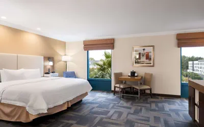 Photo 4 - Hampton Inn Charleston-North