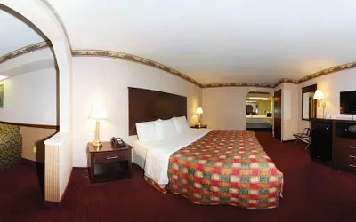 Photo 4 - Days Inn & Suites by Wyndham Pine Bluff
