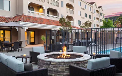 Photo 2 - Courtyard by Marriott Novato Marin/Sonoma