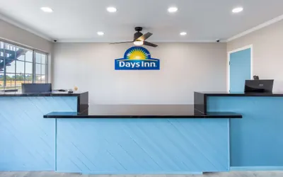 Photo 3 - Days Inn by Wyndham Red Bluff