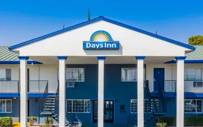 Photo 2 - Days Inn by Wyndham Red Bluff