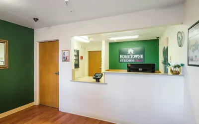 Photo 5 - HomeTowne Studios by Red Roof Denver - Thornton