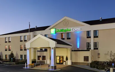Photo 2 - Holiday Inn Express Metropolis by IHG