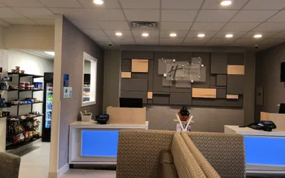 Photo 4 - Holiday Inn Express Metropolis by IHG