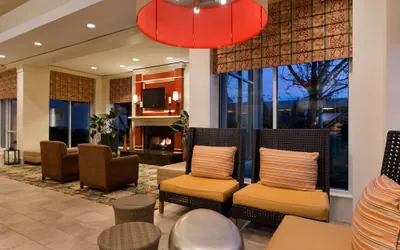 Photo 4 - Hilton Garden Inn Chicago / Oak Brook