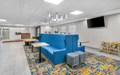 Photo 4 - Hampton Inn Portage