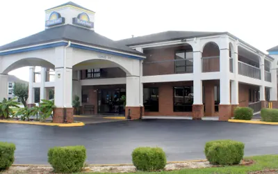 Photo 2 - Days Inn by Wyndham Franklin