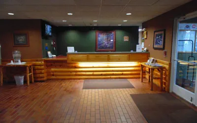 Photo 4 - American Inn and Suites Houghton Lake