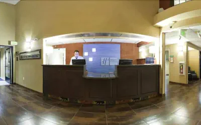 Photo 3 - Holiday Inn Express Hotel & Suites Raton by IHG