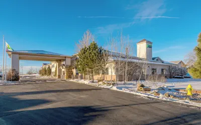 Photo 2 - Holiday Inn Express Hotel & Suites Raton by IHG