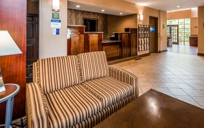 Photo 4 - Best Western Plus The Inn & Suites At The Falls