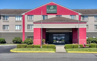 Photo 2 - Evergreen Inn and Suites
