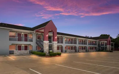 Clarion Pointe