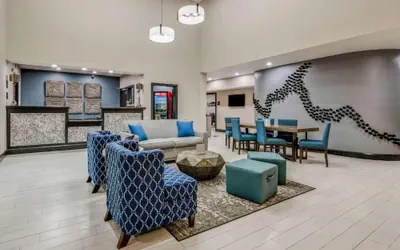 Photo 2 - Clarion Pointe