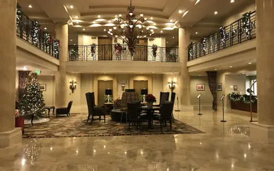 Photo 3 - The Paramount Hotel