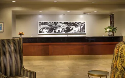 Photo 4 - The Paramount Hotel