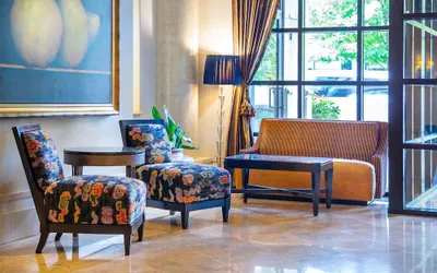 Photo 5 - The Paramount Hotel