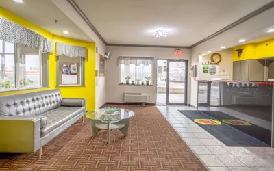 Photo 4 - Super 8 by Wyndham Big Rapids