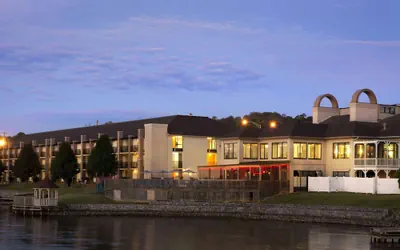 Photo 2 - Wyndham Garden Lake Guntersville