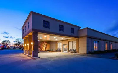 Photo 2 - Best Western Crossroads Of The Bluffs