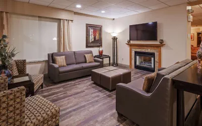 Photo 3 - Best Western Crossroads Of The Bluffs