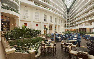 Photo 3 - Embassy Suites by Hilton Alexandria Old Town