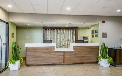 Photo 4 - Wyndham Garden Fresno Yosemite Airport