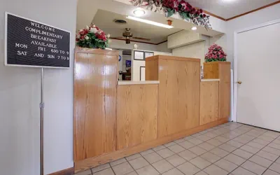 Photo 2 - Americas Best Value Inn Sullivan