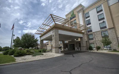Holiday Inn Express Janesville - I-90 & US Hwy 14 by IHG