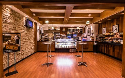 Photo 2 - Crowne Plaza Newark Airport by IHG