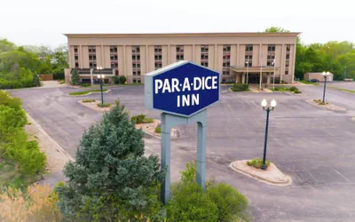 Photo 2 - Par-A-Dice Inn
