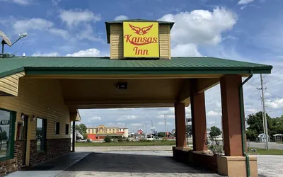 Photo 2 - Kansas Inn Independence