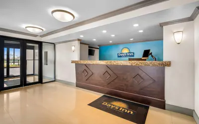 Photo 4 - Days Inn by Wyndham Florida City