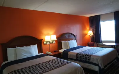 Photo 5 - Howard Johnson by Wyndham Perry GA