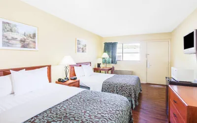 Photo 3 - Days Inn by Wyndham Athens