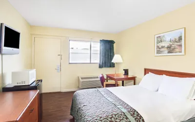 Photo 4 - Days Inn by Wyndham Athens